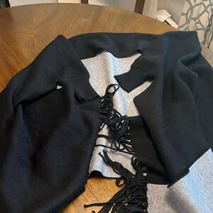 Reversible shawl One Size in excellent condition.